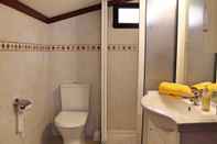 Toilet Kamar Dinis Country Apartment by Our Madeira