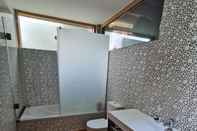 Toilet Kamar The Bay House