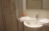 Phòng tắm bên trong 5 Eifel Hotel Lamberty