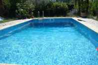 Swimming Pool l'Oulibo