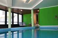 Swimming Pool Diehls Hotel