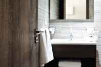 In-room Bathroom L'escale Suites Residence Hoteliere