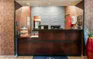 Lobi 2 Cobblestone Hotel & Suites - Appleton International Airport