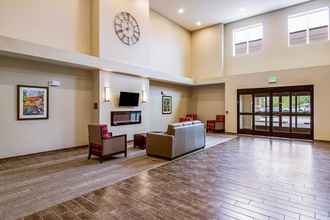 Lobby 4 Comfort Suites