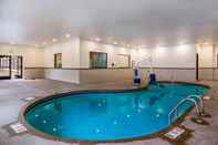 Swimming Pool Comfort Suites