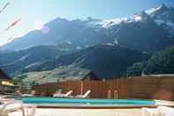 Swimming Pool Hotel Panoramic Village - La Grave