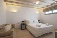 Kamar Tidur Bluewave Villa