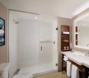 In-room Bathroom 3 Marriott Dallas Allen Hotel & Convention Center