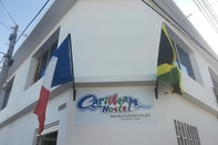 Bên ngoài Caribbean Hostel