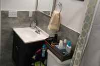 In-room Bathroom iServices Private Room near NYC-EWR