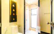 In-room Bathroom 6 Villa Alor
