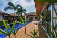 Swimming Pool Villa Hatiti