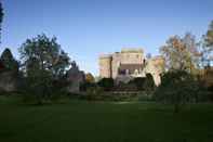 Exterior East Gatehouse Lodge