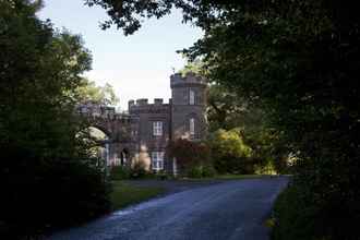 Exterior 4 East Gatehouse Lodge