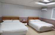 ห้องนอน 4 Daegu Foreigner only Guest House Gyeong`s Hostel