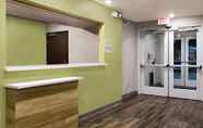 Lobi 5 WoodSpring Suites Atlanta Conyers