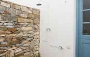 Toilet Kamar 7 Serifos Houses Livadi