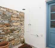 In-room Bathroom 7 Serifos Houses Livadi