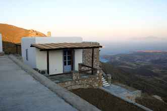 Bên ngoài 4 Serifos Houses Diasella