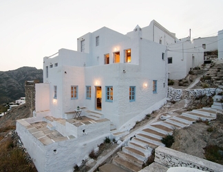 Exterior 2 Serifos Houses Hora