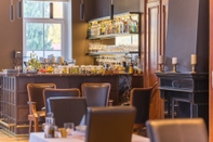 Bar, Cafe and Lounge Wellness & Spa hotel Villa Regenhart