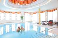 Kolam Renang Wellness Privathotel Post an der Therme