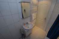 Toilet Kamar AB Apartment 25