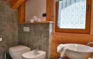 In-room Bathroom 5 B&B Solder Chalet Dolomiti