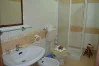In-room Bathroom Kalura