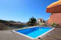 Swimming Pool Villas Quinta da Lapa II by Ana Lodges