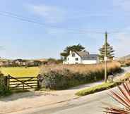 Exterior 4 Croyde Wonky Cottage 1 Bedroom