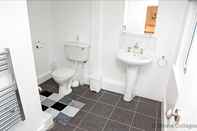 In-room Bathroom Croyde Windswept 1 Bedroom