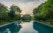 Hồ bơi 2 Taru Villas - The Yala Lodge