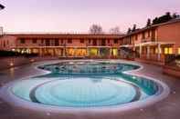 Swimming Pool Hotel Eden Spa