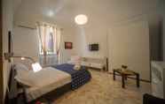 Bedroom 5 Bed and Breakfast Longobardi