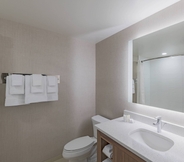 In-room Bathroom 7 Residence Inn by Marriott Halifax Dartmouth