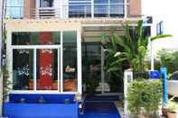 Exterior Ananas Phuket Hostel