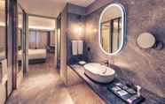 In-room Bathroom 7 Mercure Suzhou Jinji Lake