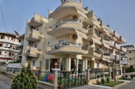 Exterior Irida Apartments