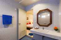 In-room Bathroom Batic House By Sharaya Hotel