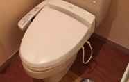 Toilet Kamar 3 BUSINESS HOTEL La Firenze