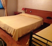 Bedroom 3 Hotel Ristorante Amalfitana