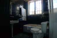 Toilet Kamar Bischwind Inn B&B