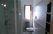 In-room Bathroom 4 I Gelsomini