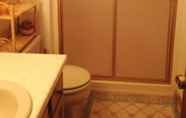 Toilet Kamar 3 Racquet Club