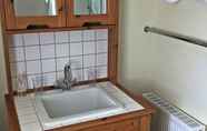 Toilet Kamar 2 The Island Bear B&B