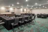 Functional Hall Home2 Suites by Hilton Dayton/Centerville