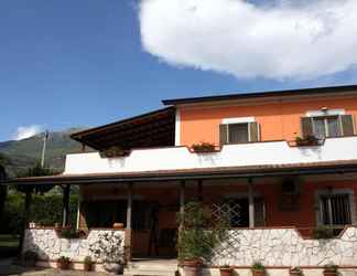 Exterior 2 B&B Casale Shanti