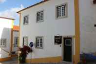 ภายนอกอาคาร Vila Óbidos GuestHouse by Unlock Hotels