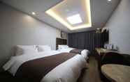 Bedroom 2 Central Park Hotel Busan